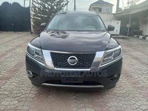 Nissan Pathfinder Platinum 4dr 4x4 (3.5L 6cyl) 2016 Black