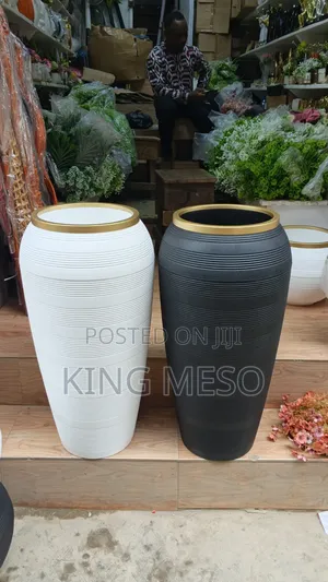 Plastic Planter Pot for Plant Available