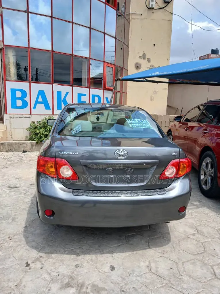 Toyota Corolla 2010 Gray