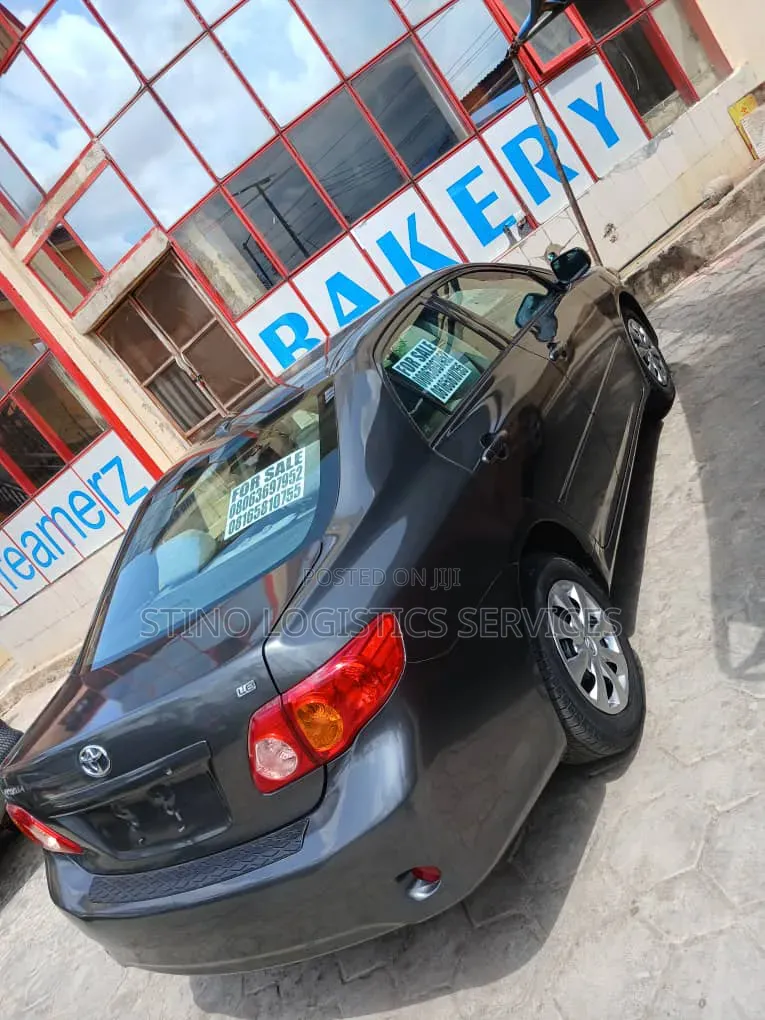 Toyota Corolla 2010 Gray