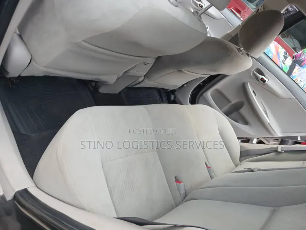 Toyota Corolla 2010 Gray