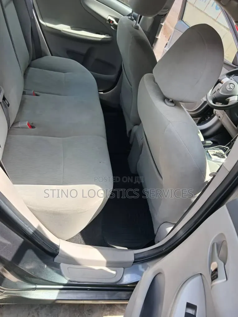Toyota Corolla 2010 Gray
