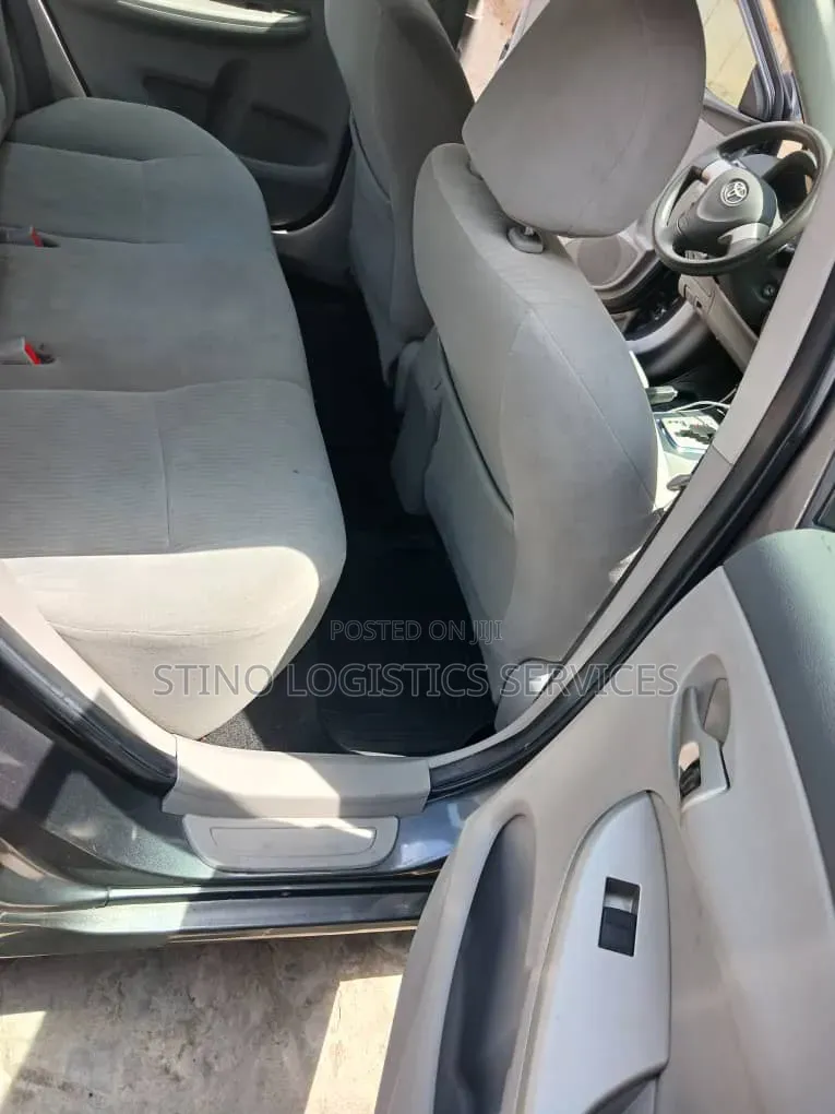 Toyota Corolla 2010 Gray