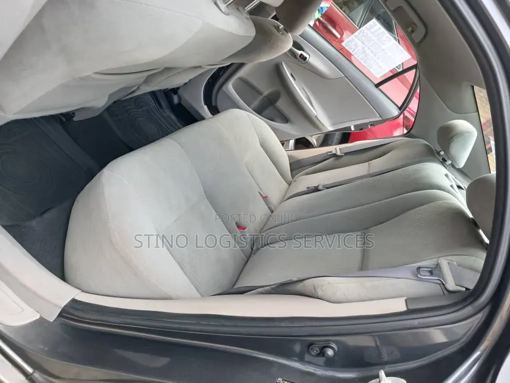 Toyota Corolla 2010 Gray