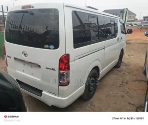 Toyota HiAce 2012 White