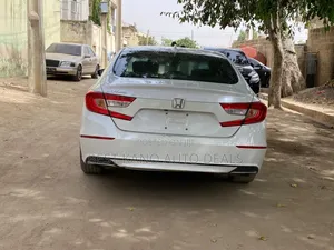 Honda Accord EX (1.5L 4cyl Turbo CVT) 2019 White