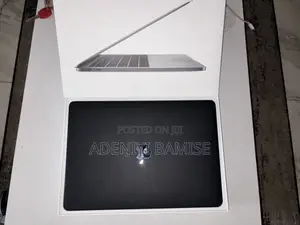 Laptop Apple MacBook Pro 2017 8GB Intel Core i5 SSD 256GB