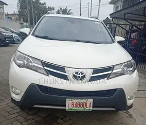 Toyota RAV4 Limited 4dr SUV AWD (2.5L 4cyl 6A) 2015 White