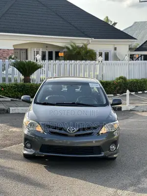 Toyota Corolla S 4dr Sedan (1.8L 4cyl 4A) 2013 Gray