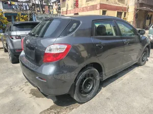 Toyota Matrix S Hatchback AWD (2.4L 4cyl 4A) 2011 Gray
