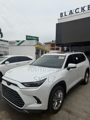 Toyota Highlander Platinum AWD 2024 White