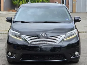 Toyota Sienna 2015 Black