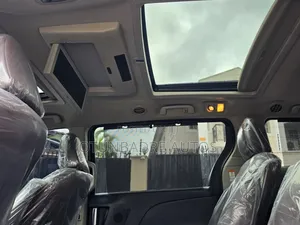 Toyota Sienna 2015 Black