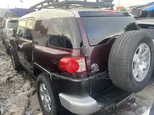 Toyota FJ Cruiser 4x4 Automatic 2009 Maroon