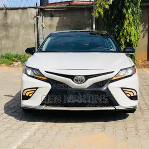 Toyota Camry 2020 White