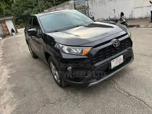 Toyota RAV4 Limited 2021 Black