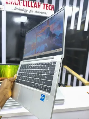 Laptop HP EliteBook 830 G8 16GB Intel Core i7 SSD 512GB