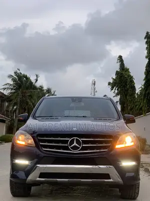 Mercedes-Benz M Class ML350 4MATIC 4dr SUV AWD (3.5L 6cyl 7A) 2015 Blue
