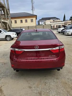 Lexus ES 2015 Red