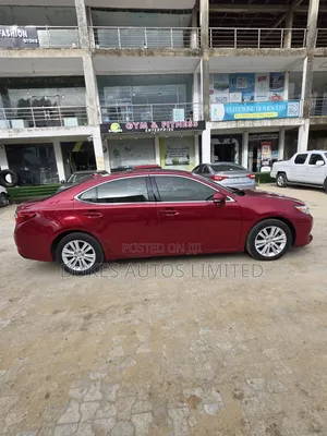 Lexus ES 2015 Red
