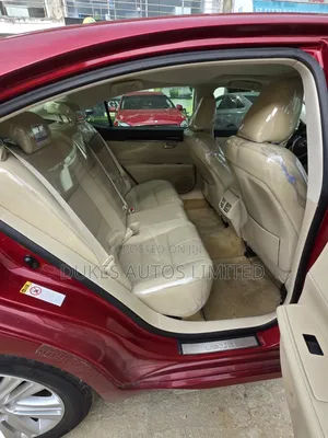 Lexus ES 2015 Red