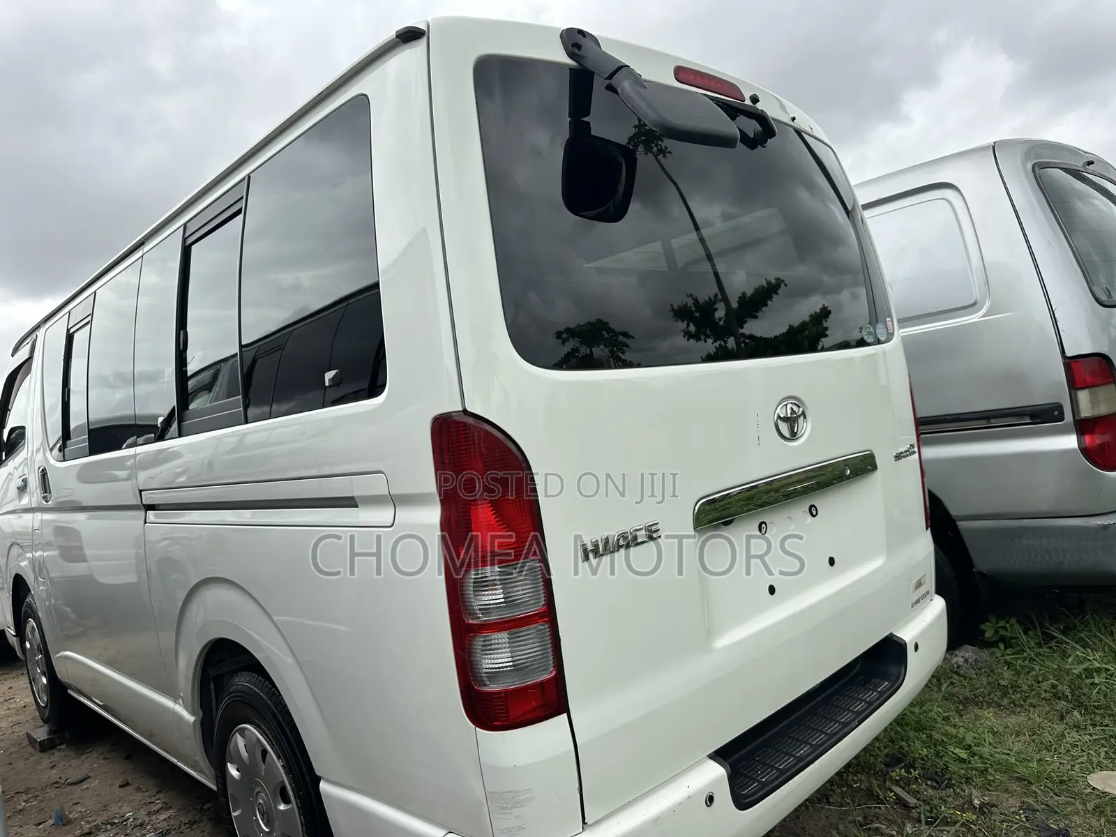 Toyota HiAce 2016 White