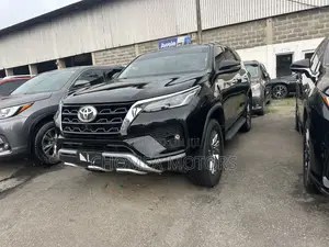 Toyota Fortuner 2023 Black
