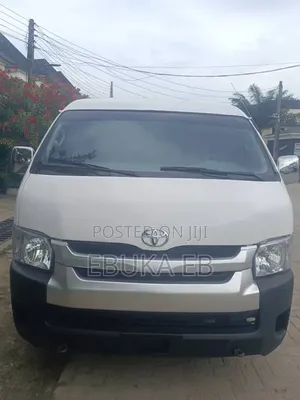 Toyota HiAce 2015 White