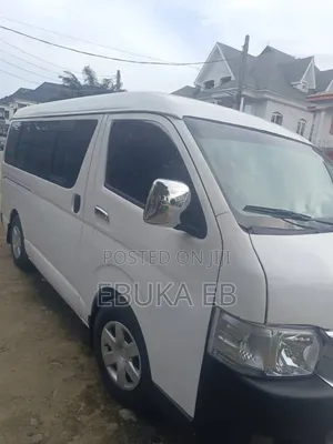 Toyota HiAce 2015 White