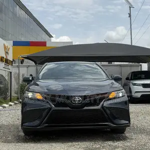 Toyota Camry SE 2021 Teal