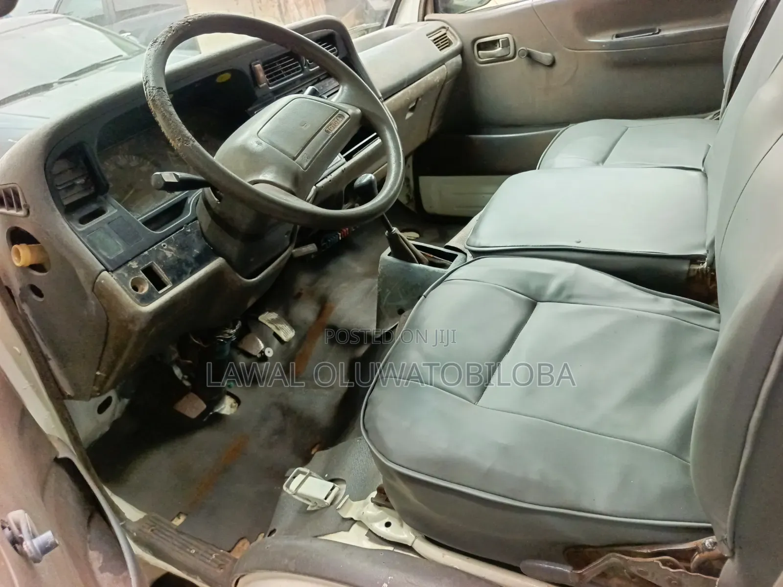 Toyota HiAce 2004 White