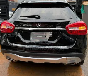 Mercedes-Benz GLA 250 2019 Black