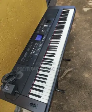 Yamaha DGX 660