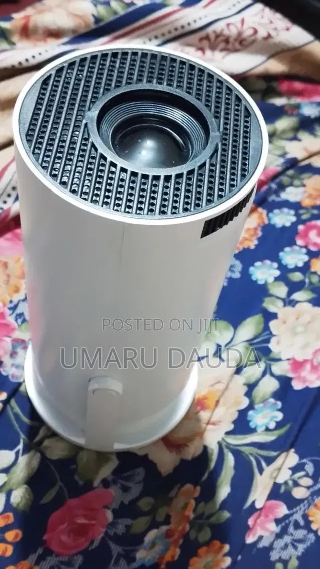 Smart Android Projector Hy300