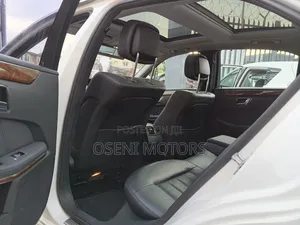 Mercedes-Benz E350 Base 4Matic Sedan AWD (3.5L 6cyl 7A) 2011 White