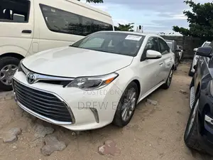 Toyota Avalon XLE 4dr Sedan (3.5L 6cyl 6A) 2014 White