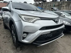 Toyota RAV4 LE AWD (2.5L 4cyl 6A) 2017 Silver