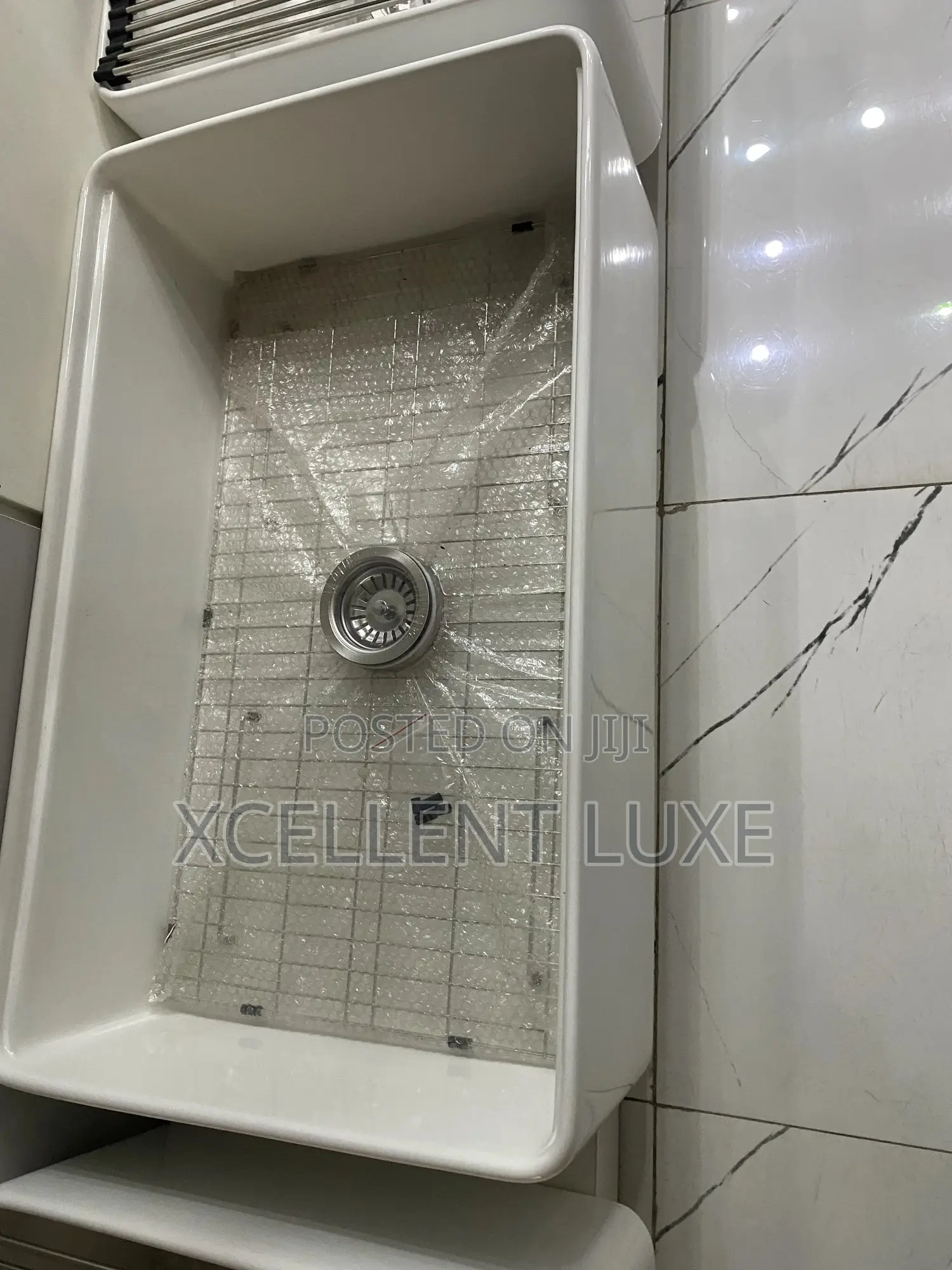 Multi Purpose Belfast Ceramic Sink With Complete Accessories.