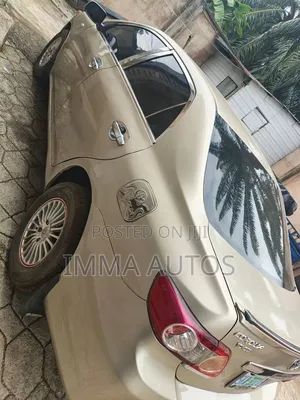 Toyota Corolla 2010 Gold