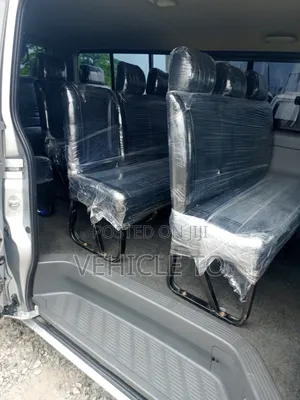 Toyota HiAce 2010 Silver