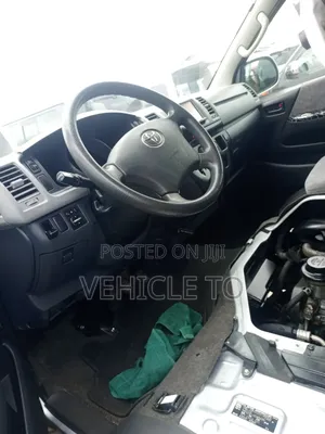 Toyota HiAce 2010 Silver