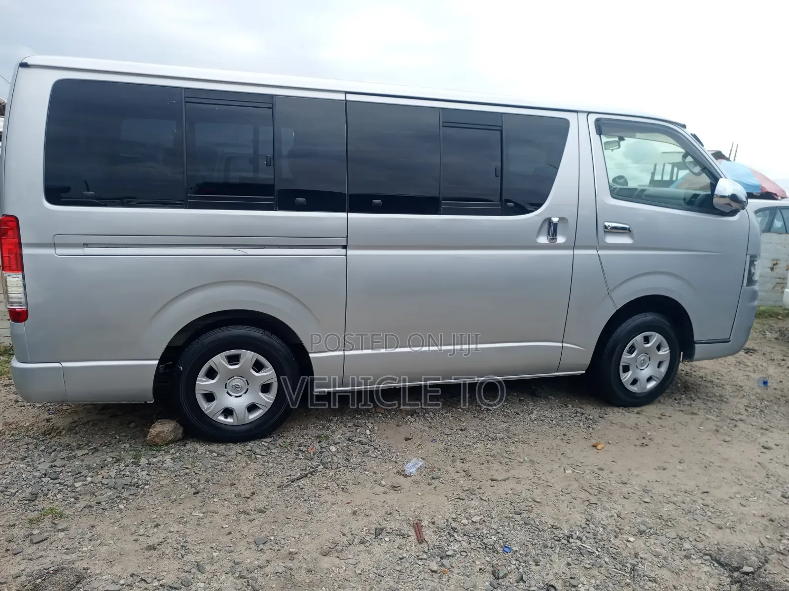 Toyota HiAce 2010 Silver