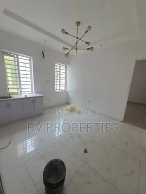 Mini Flat in Canal West Estate, Osapa london for rent