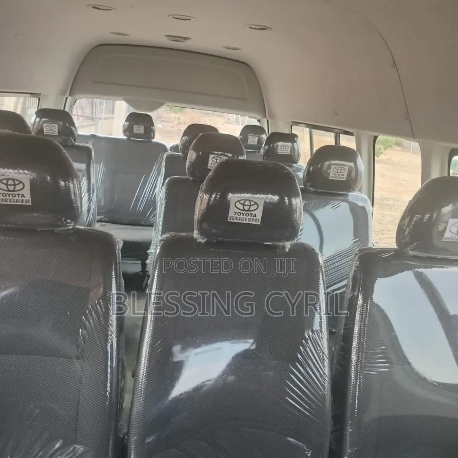 Toyota HiAce 2013 White