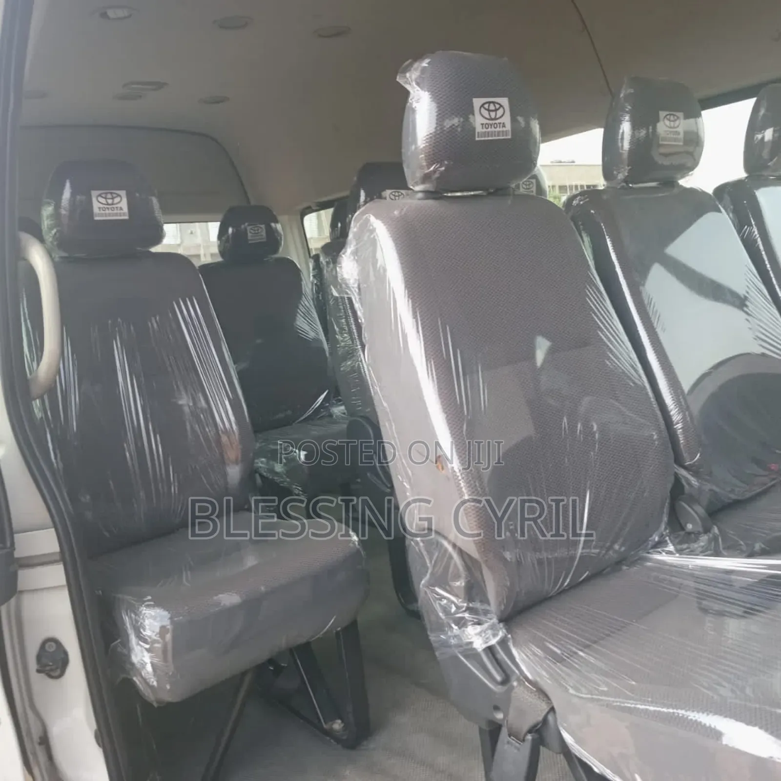Toyota HiAce 2013 White