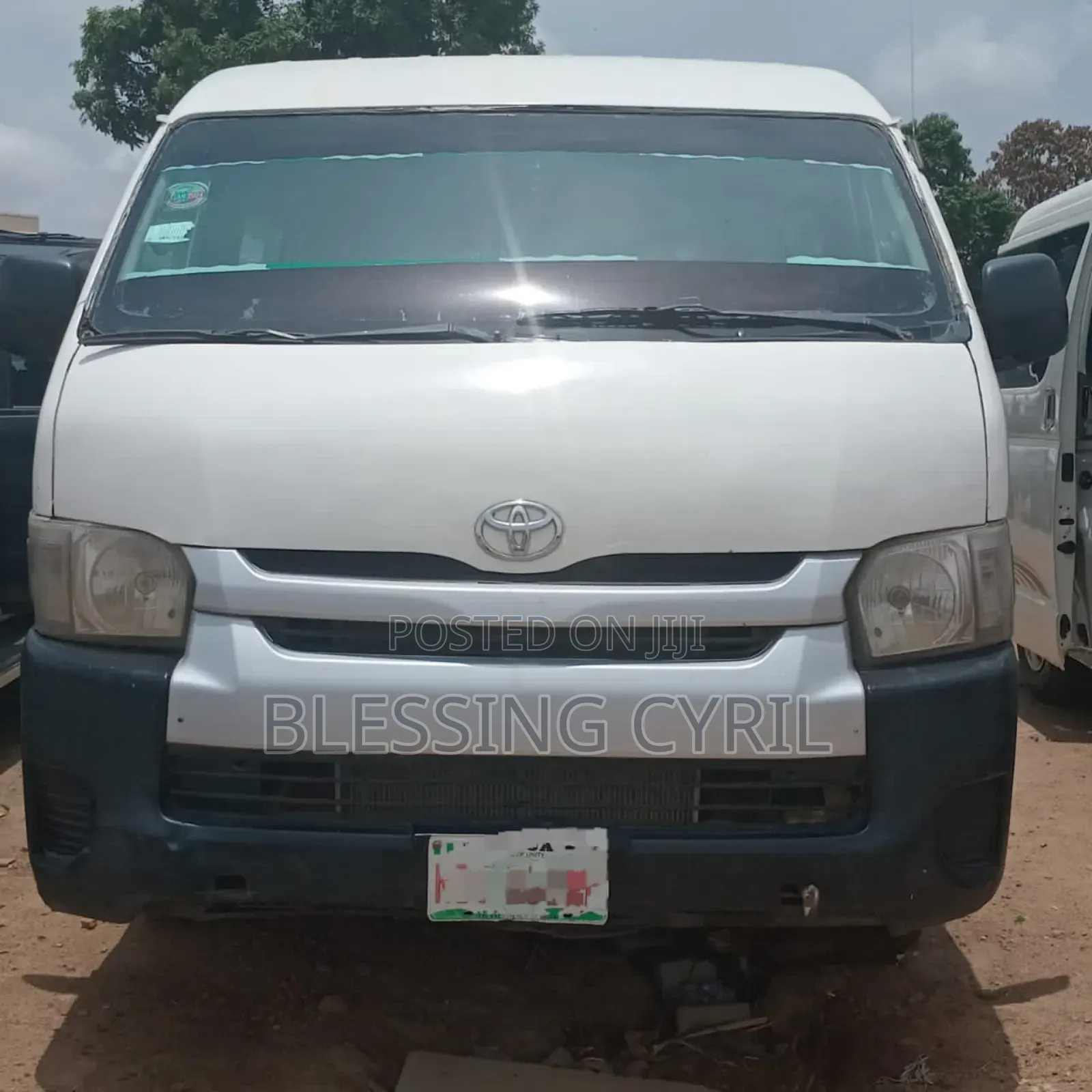 Toyota HiAce 2012 White