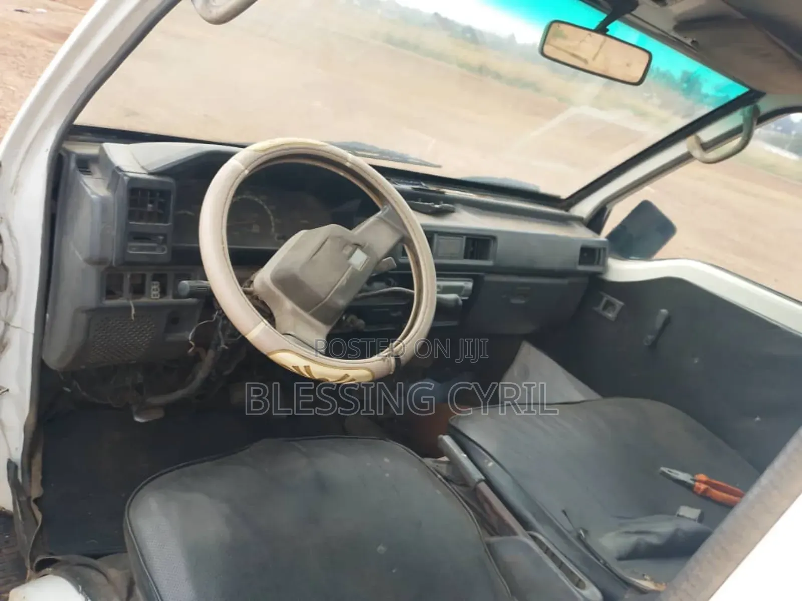 Mitsubishi Delica 2003 White