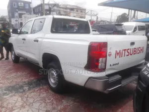 Mitsubishi L200 2025 White