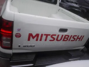 Mitsubishi L200 2025 White