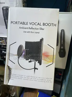 Portable Microphone Isolation Shield Cleaner Vocal Recordings.